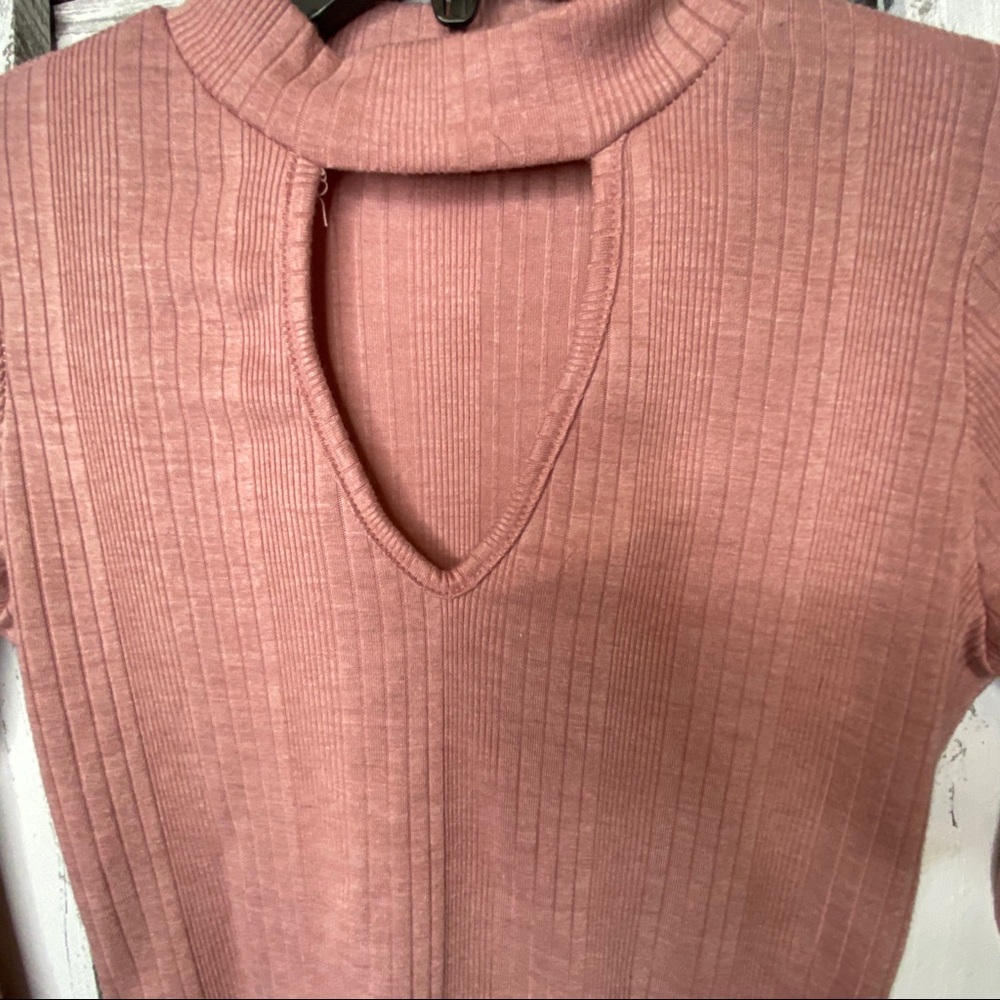 Keyhole top - Picture 3 of 4